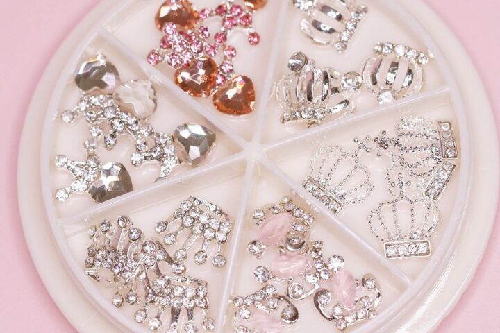 How to Use 3D Crown Nail Charms: Beginner-Friendly Guide